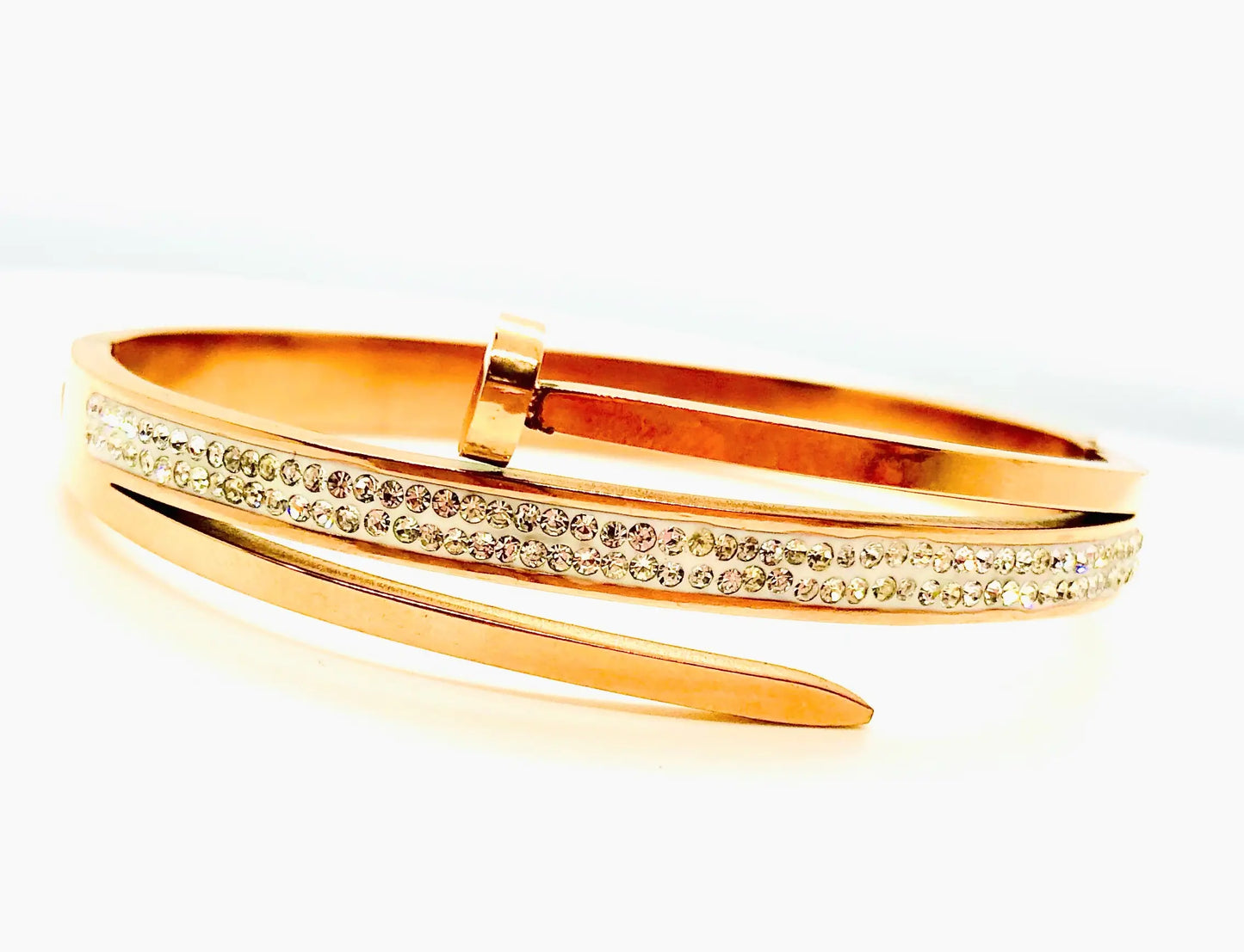 Elegant Gold Bracelet Accented with White Diamonds