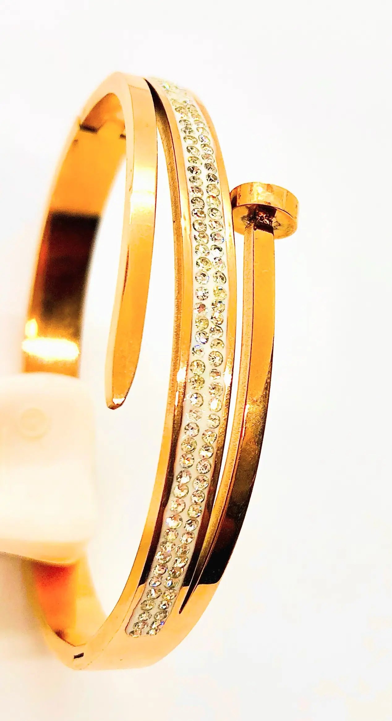 Elegant Gold Bracelet Accented with White Diamonds