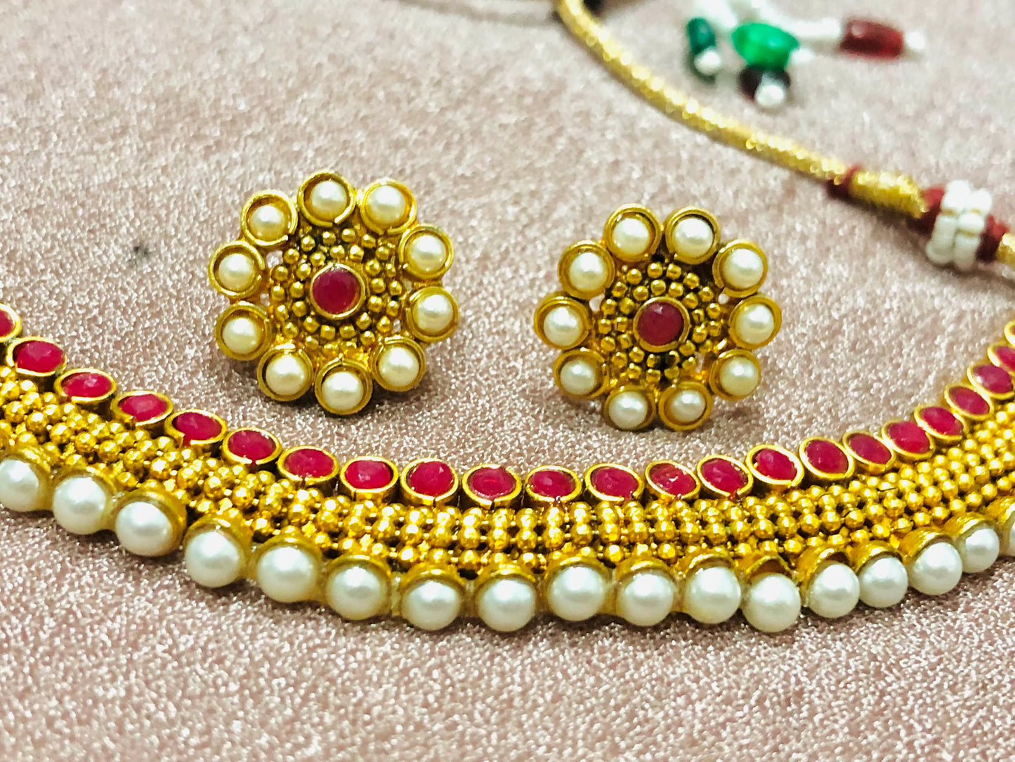 Stunning Ethnic Jewelry Set for Timeless Beauty