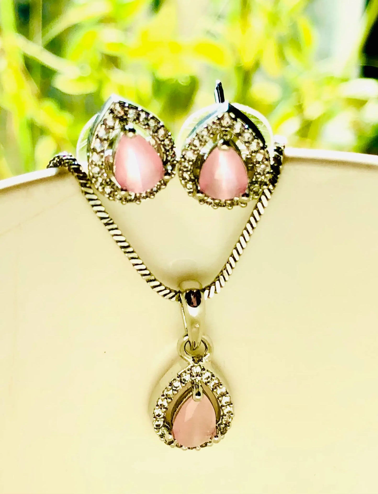 Elegant Teardrop Pink and Silver Charm Set