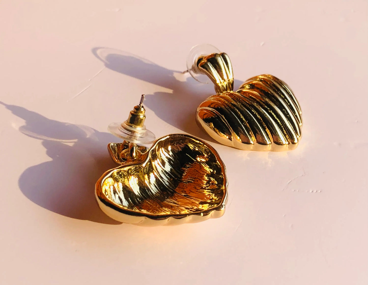 Elegant Golden Heart Dangle Earrings for Any Occasion